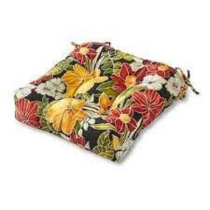 DESCRIPTION: (1)ALOHA BLACK OUTDOOR SEAT CUSHIONS BRAND/MODEL: GREENDALE HOME, 0C4800-ALOHA-BLACK RETAIL$: 79.99 EA QTY: 1