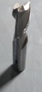 DESCRIPTION: (4) HSS SQ, END MILL BRAND/MODEL: VC 01710334 RETAIL$: $ 25.39 EA SIZE: 1/" DIA 1' LOC QTY: 4