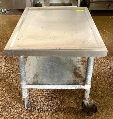 24" STAINLESS STEEL EQUIPMENT STAND ON CASTERS