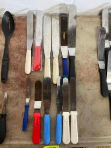 LARGE ASSORTMENT OF VARIOUS SIZE SMALL Spatula / SMOOTHERS