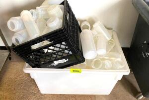 LARGE LOT OF PLASTIC CONDIMENT CONTAINERS