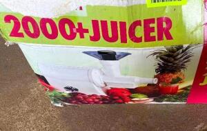 2000+ JUICER WITH EXTRA ACCESSORIES INCLUDED