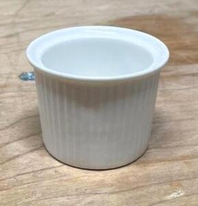 (150) SMALL PLASTIC ICE CREAM CUPS