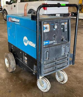 MILLER TRAILBLAZER 302 AIR ENGINE-DRIVEN WELDER/ GENERATOR WITH WELDING LEAD AND STINGER