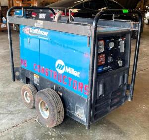 MILLER TRAILBLAZER 302 ENGINE-DRIVEN WELDER/ GENERATOR WITH WELDING LEAD AND STINGER