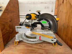 DEWALT 12" SLIDING DUAL BEVEL MITER SAW