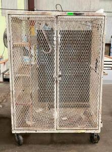 48" X 30" X 70" STEEL SECURITY STORAGE ENCLOSURE ON CASTERS