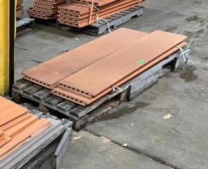 PALLET OF ASSORTED TERRACOTTA ACCENT PIECES