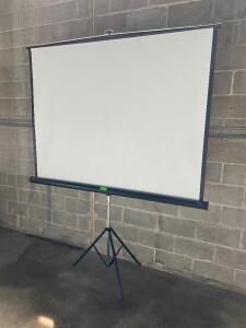 PORTABLE PROJECTOR SCREEN