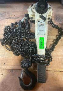 1-1/2 TON LEVER HOIST