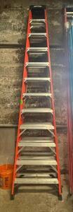 12' STEP LADDER