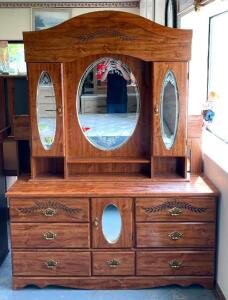 HORIZONTAL DRESSER WITH MIRROR HUTCH