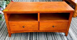 WOODEN COFFEE TABLE WITH 2-DRAWERS