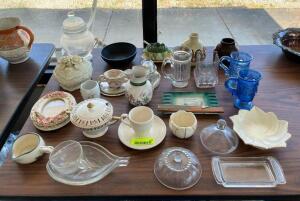 ASSORTED GLASSWARE, BOWLS, TEA CUPS, ETC.