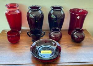 ASSORTED RED GLASS VASES, CUPS AND BOWLS