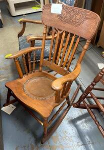 VINTAGE ROCKING CHAIR