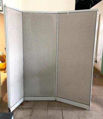 DESCRIPTION: 80" X 80" THREE SECTION ROOM DIVIDER SIZE: 80" X 80" LOCATION: STORE FRONT QTY: 1
