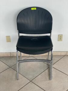 DESCRIPTION: (4) - CT. SET OF OFFICE CHAIRS LOCATION: FRONT QTY: 4