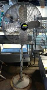 DESCRIPTION: MAXESS 20" PEDESTAL FAN BRAND/MODEL: MAXESS LOCATION: WAREHOUSE QTY: 1