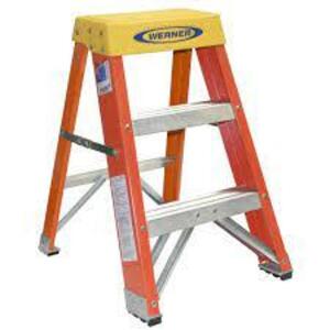 DESCRIPTION: (1) STEP LADDER BRAND/MODEL: WERNER #3AZU6 INFORMATION: ORANGE RETAIL$: 134.8 EA SIZE: 2 STEP, 24" QTY: 1