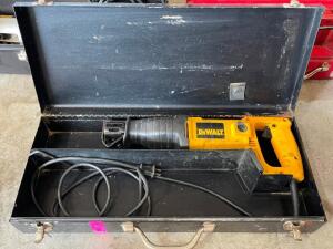 DEWALT VS RECIPROCATING SAW WITH CASE