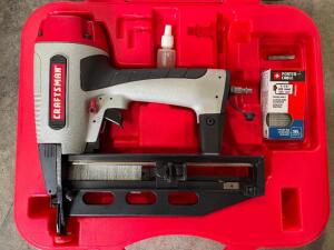 CRAFTSMAN 16 GAUGE FINISH NAILER WITH CASE