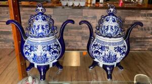 DESCRIPTION: (2) DECORATIVE JARS SIZE: 16" QTY: 2