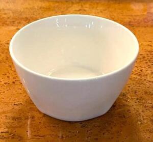 DESCRIPTION: (5) 4.5" CHINA BOWLS SIZE: 4.5"X2.5" QTY: 5