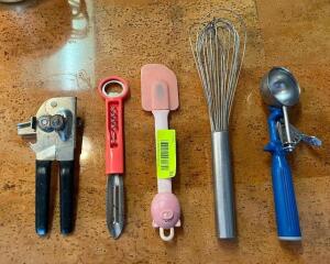 DESCRIPTION: ASSORTED KITCHEN UTENSILS AS SHOWN QTY: 1