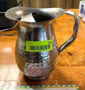 DESCRIPTION: STAINLESS PITCHER QTY: 1