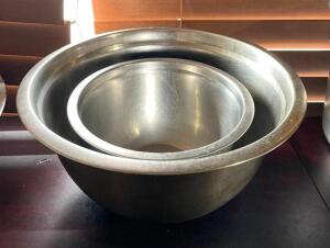 DESCRIPTION: (2) MATCHING STAINLESS MIXING BOWLS WITH RUBBER BOTTOM QTY: 2