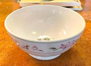 DESCRIPTION: (4) DECORATIVE CHINA BOWLS SIZE: 8"X3.5" QTY: 4