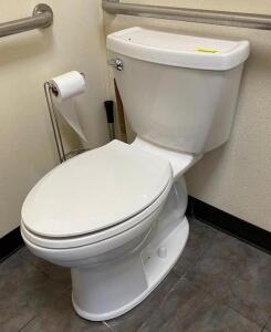 DESCRIPTION: AMERICAN STANDARD TOILET INFORMATION: BOUGHT WITHIN LAST 6 MONTHS QTY: 1