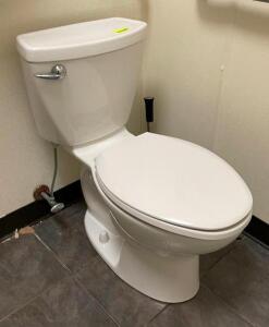 DESCRIPTION: AMERICAN STANDARD TOILET INFORMATION: BOUGHT WITHIN LAST 6 MONTHS QTY: 1