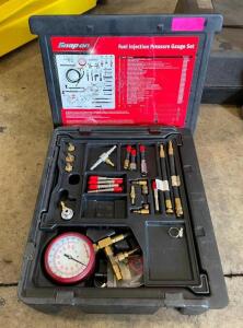 DESCRIPTION: MASTER FUEL INJECTION PRESSURE GAUGE SET BRAND/MODEL: SNAP-ON EEFI500A QTY: 1