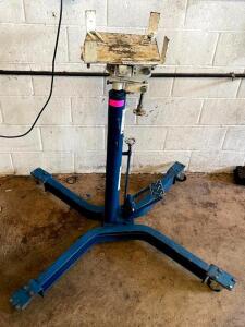 DESCRIPTION: PEDESTAL PIT TRANSMISSION JACK ON CASTERS WITH FOOT PEDAL INFORMATION: 1,000 LB. CAPACITY QTY: 1