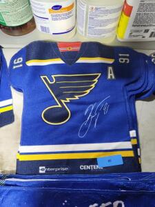 DESCRIPTION: (10) RALLY TOWELS BRAND/MODEL: ST. LOUIS BLUES INFORMATION: NUMBER 91 QTY: 10