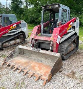 DESCRIPTION: 2015 TAKEUCHI TL10 TRACK SKID STEER W/ 80" BUCKET BRAND/MODEL: TAKEUCHI TL10 INFORMATION: SERIAL: 201002088; HOURS: 2441 LOCATION: SPACE