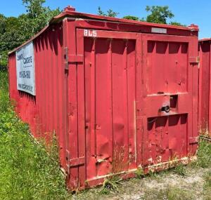 DESCRIPTION: RED SHIPPING CONTAINER INFORMATION: CONTENTS NOT INCLUDED - SEE PHOTOS FOR MORE DETAIL SIZE: 20'X8' QTY: 1