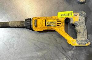 DESCRIPTION: DEWALT 20V MAX CORDLESS 1-1/8" PENCIL VIBRATOR- 14,000 VPM (TOOL ONLY) BRAND/MODEL: DEWALT DCE531 INFORMATION: NO BATTERY LOCATION: WAREH