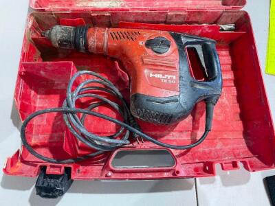 DESCRIPTION: HILTI TE50 HAMMER DRILL W/ CASE. LOCATION SHOP QTY: 1