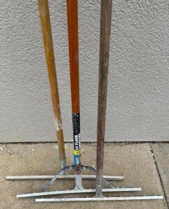 DESCRIPTION: (3) ASSORTED SQUEEGEES THIS LOT IS: SOLD BY THE PIECE. LOCATION SHOP QTY: 3