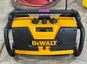 DEWALT JOB SITE RADIO AND MEDIA PLAYER