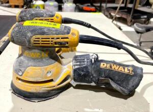 DESCRIPTION: (2) 5" ELECTRIC VARIABLE SPPED ORBITAL SANDERS BRAND/MODEL: DEWALT DWE6423 QTY: 2