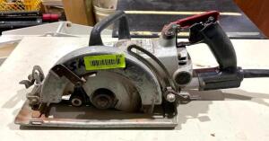 DESCRIPTION: 7-1/4" ELECTRIC WORM DRIVE SAW BRAND/MODEL: SKILSAW 77 INFORMATION: CORD IS FRAYED QTY: 1