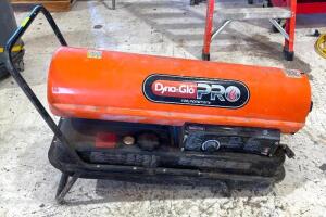 DESCRIPTION: DYNA-GLO PRO 135,000 BTU KEROSENE HEATER (NO WHEELS) BRAND/MODEL: DYNA-GLO LOCATION: WAREHOUSE QTY: 1