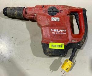 DESCRIPTION: ELECTRIC ROTARY HAMMER DRILL BRAND/MODEL: HILTI TE 50 AVR QTY: 1