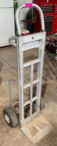 HEAVY DUTY 2-WHEEL HAND TRUCK