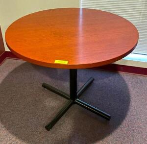 DESCRIPTION: 36" ROUND TABLE QTY: 1