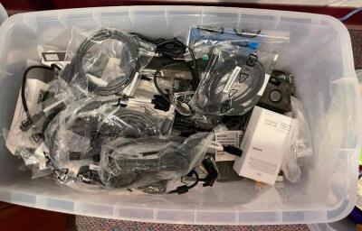 DESCRIPTION: ASSORTED ELECTRONICS AS SHOWN QTY: 1